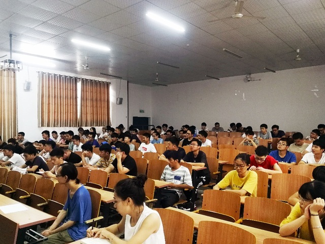 东华理工大学地控学院召开暑假留校学生安全教育大会