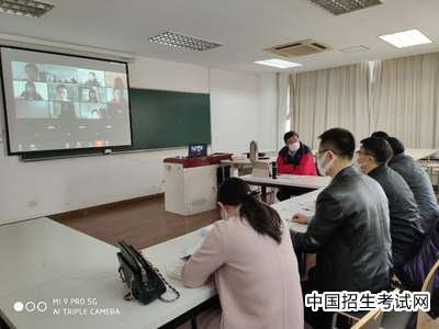 上海工程技术大学纺织服装学院顺利举行研究生学位论文远程视频答辩